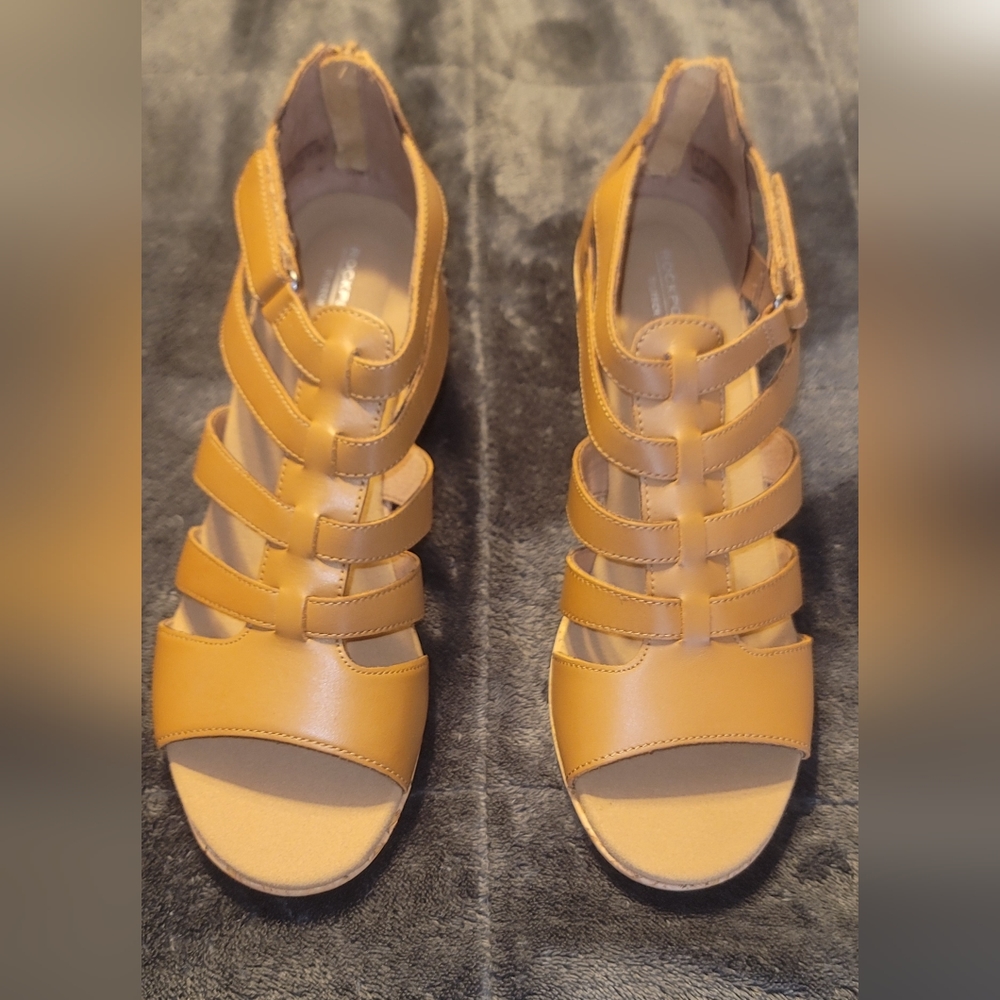 Rockport "Briah" Wedge Sandal (Tan) Size 11W